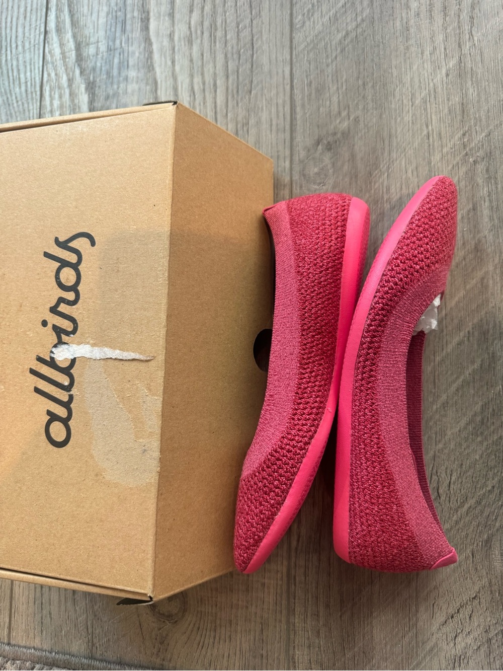 New Allbirds Tree Breezers red size 6
